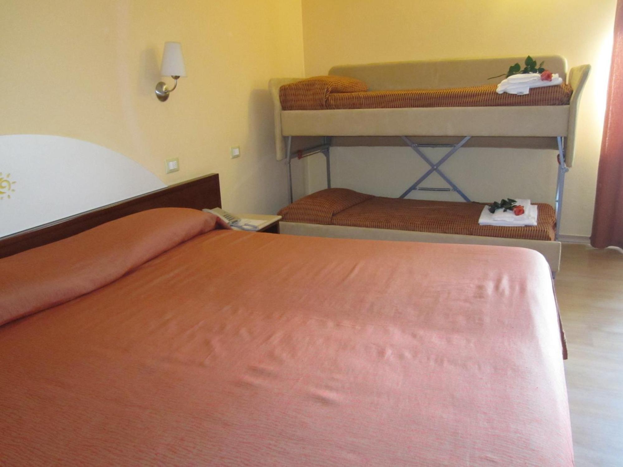 Hotel Al Sole - Enjoy Holiday Cavaion Veronese Exteriör bild