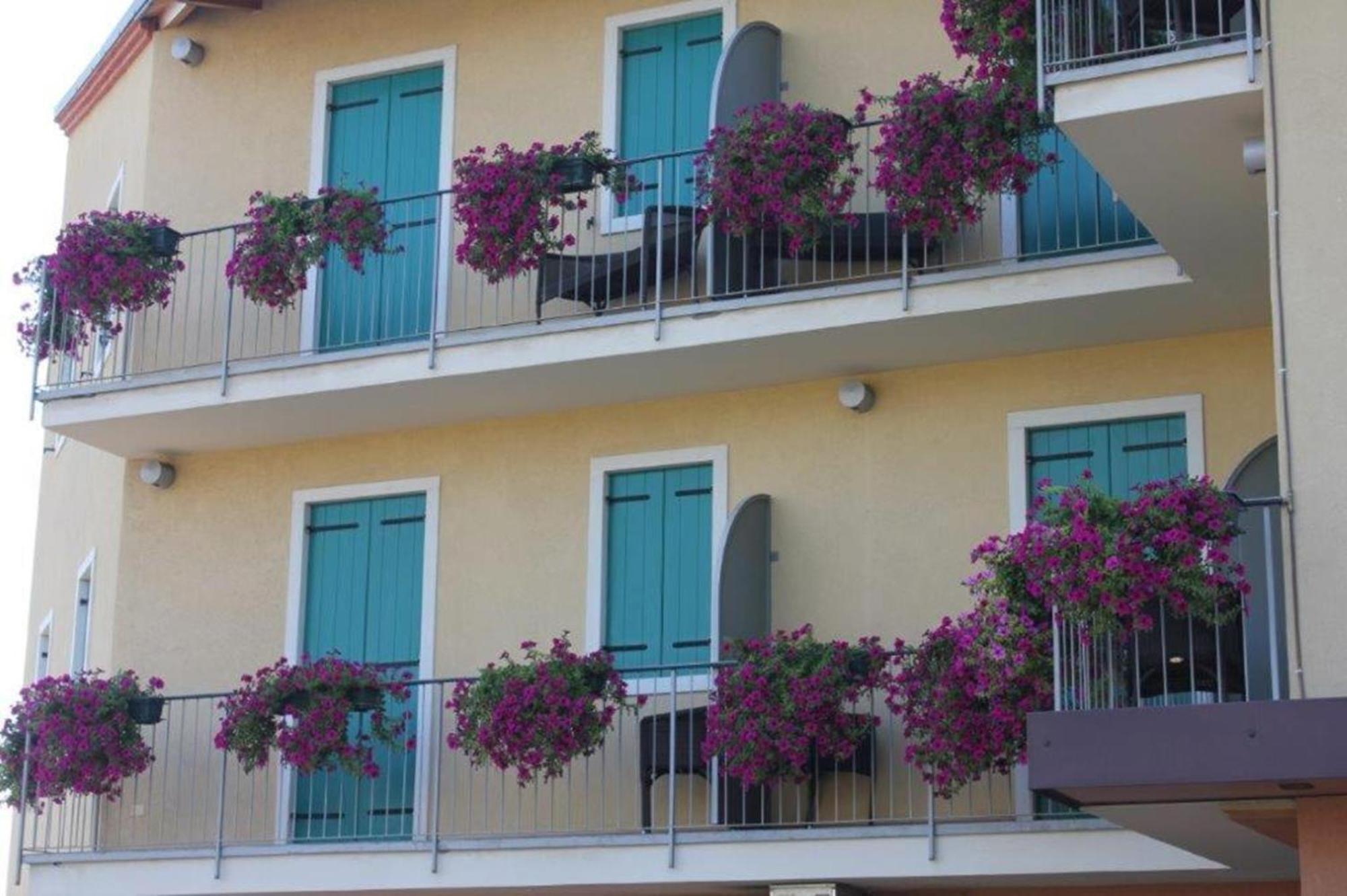Hotel Al Sole - Enjoy Holiday Cavaion Veronese Exteriör bild