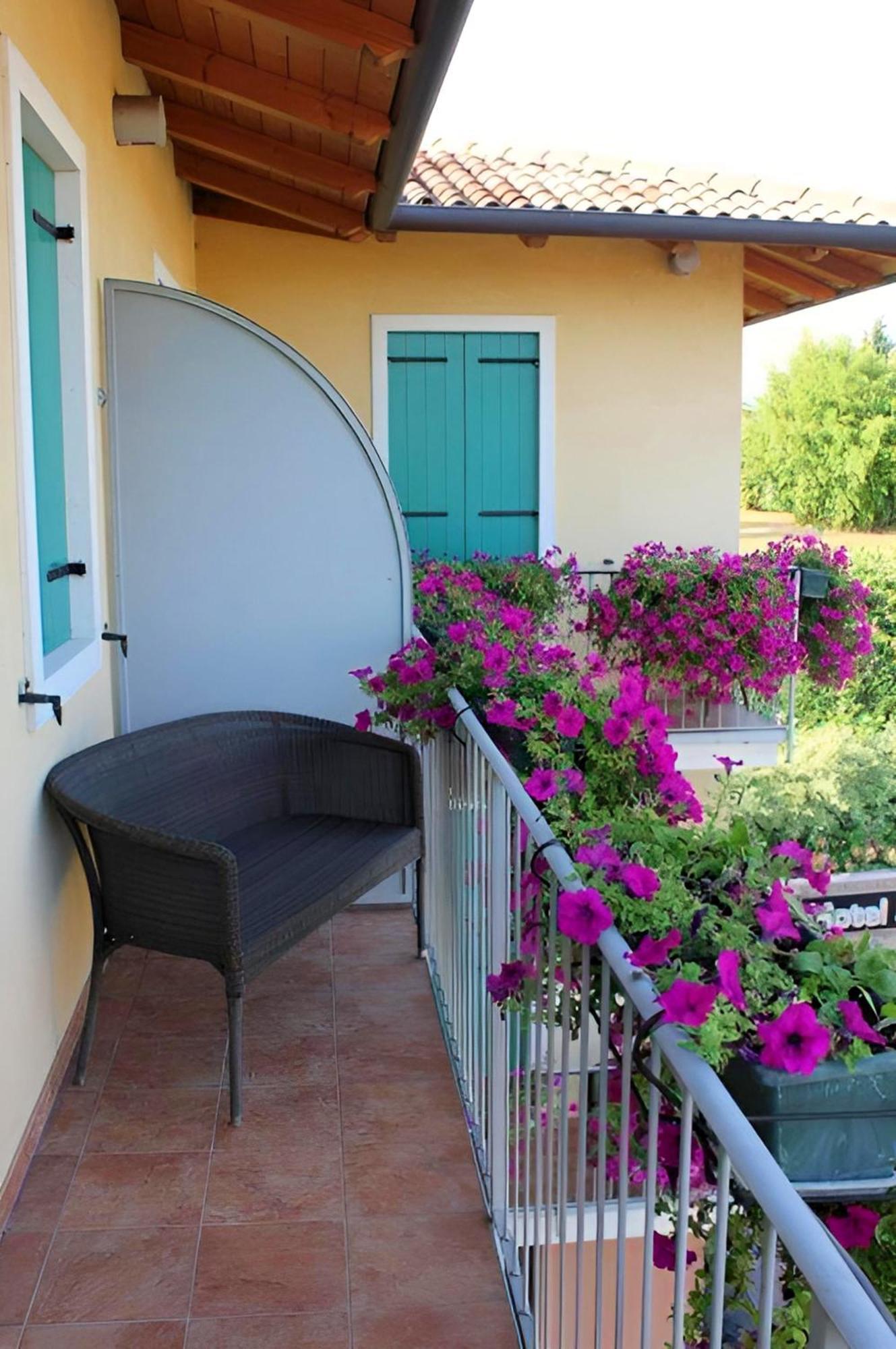 Hotel Al Sole - Enjoy Holiday Cavaion Veronese Exteriör bild