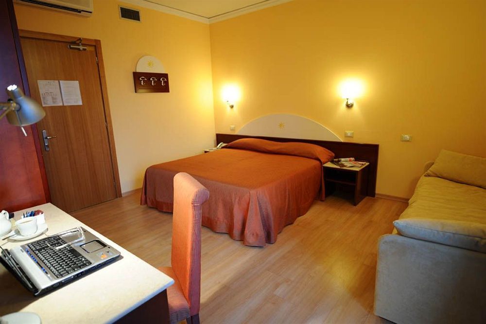 Hotel Al Sole - Enjoy Holiday Cavaion Veronese Exteriör bild