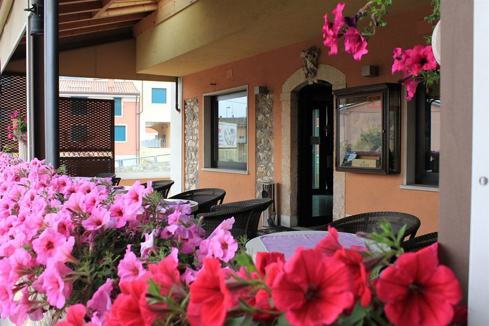 Hotel Al Sole - Enjoy Holiday Cavaion Veronese Exteriör bild