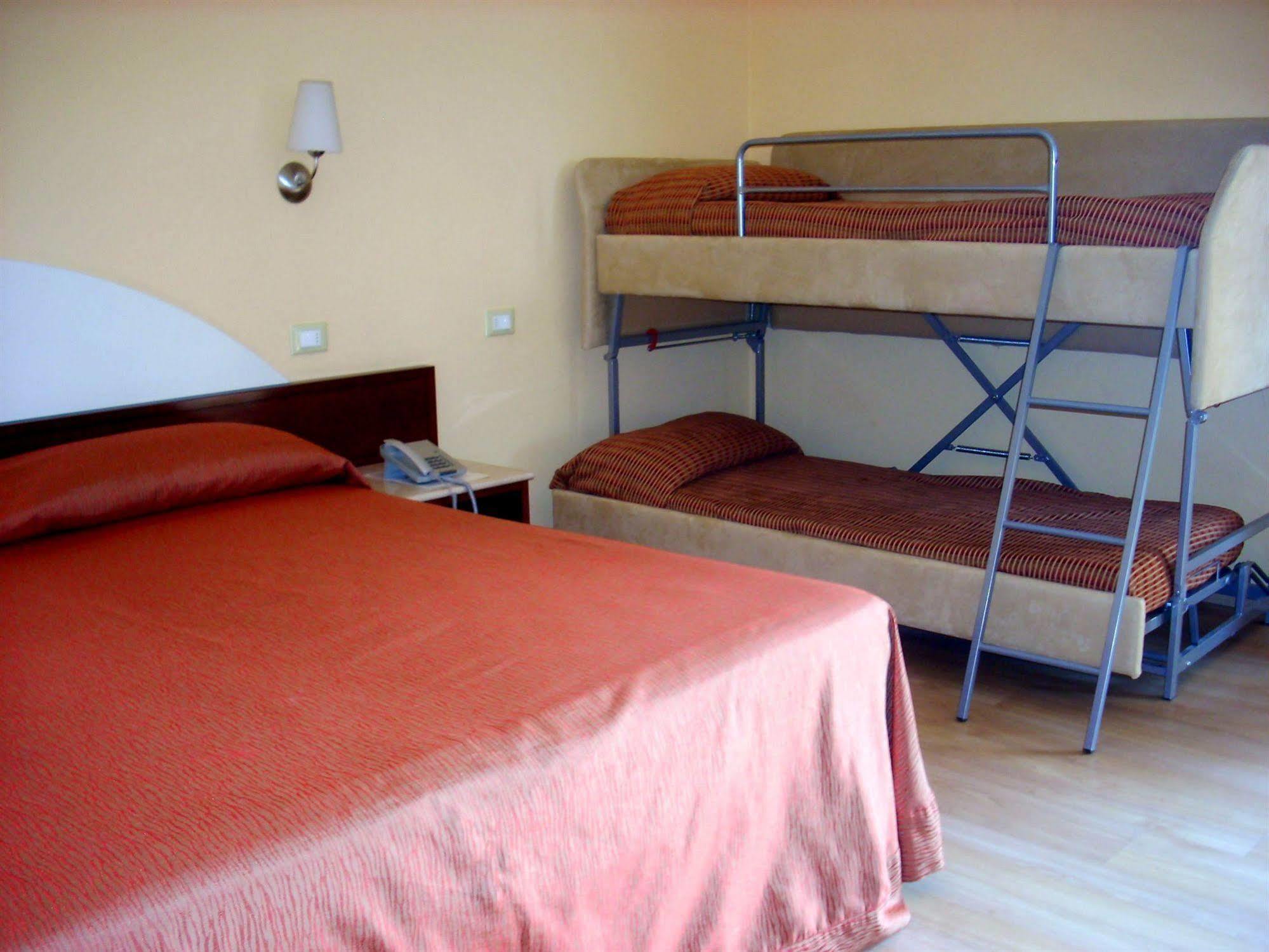 Hotel Al Sole - Enjoy Holiday Cavaion Veronese Exteriör bild